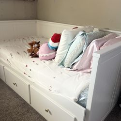 Day Bed Twin/Full/Queen Total Of 3 $100 Each Can Sell Separate 