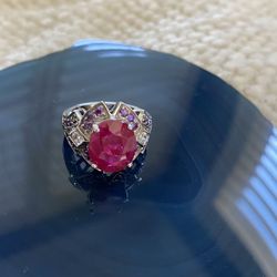 A Vintage Natural 7.2CT Oval Cut Blood Red Ruby Ring (6.5)