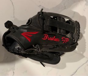 Easton Professional Collection 12.5" Basket Web Fastpitch Softball Glove (PC1251FP / EPCFP125 series) is a high-end, pro-level glove designed primaril