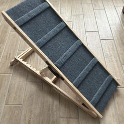 Adjustable Pet Ramp