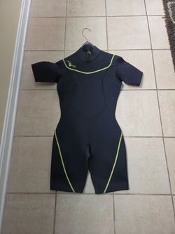 Women's Short Sleeve Shorty Wetsuit