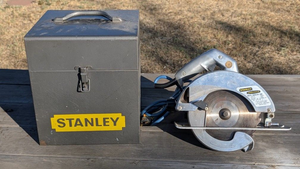Stanley Jobmaster 80275 Circular Saw 10A with Original Metal Case USA Made