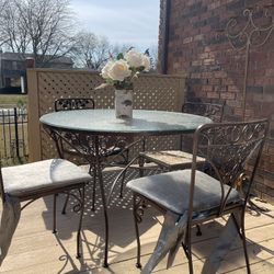 Very  Beautiful gorgeous Antique Patio Stes