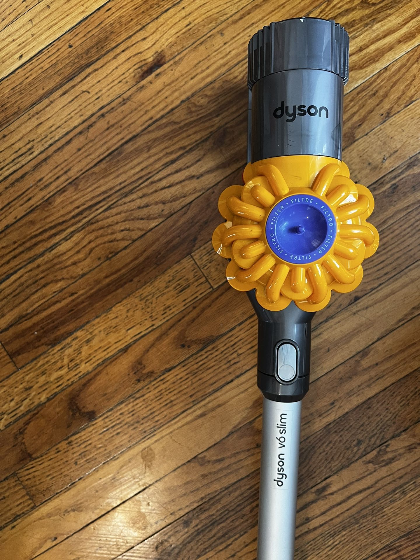 Dyson V6 Slim rechargeable vacuum
