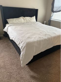 Cali king bed frame / Mattress