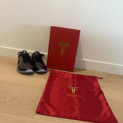 Kobe 5 protro eggplants brand new great price!!! Size 8mens need gone asap!