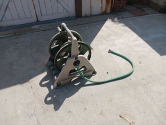 Garden hose reeler