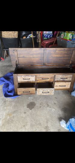 Wooden dresser set