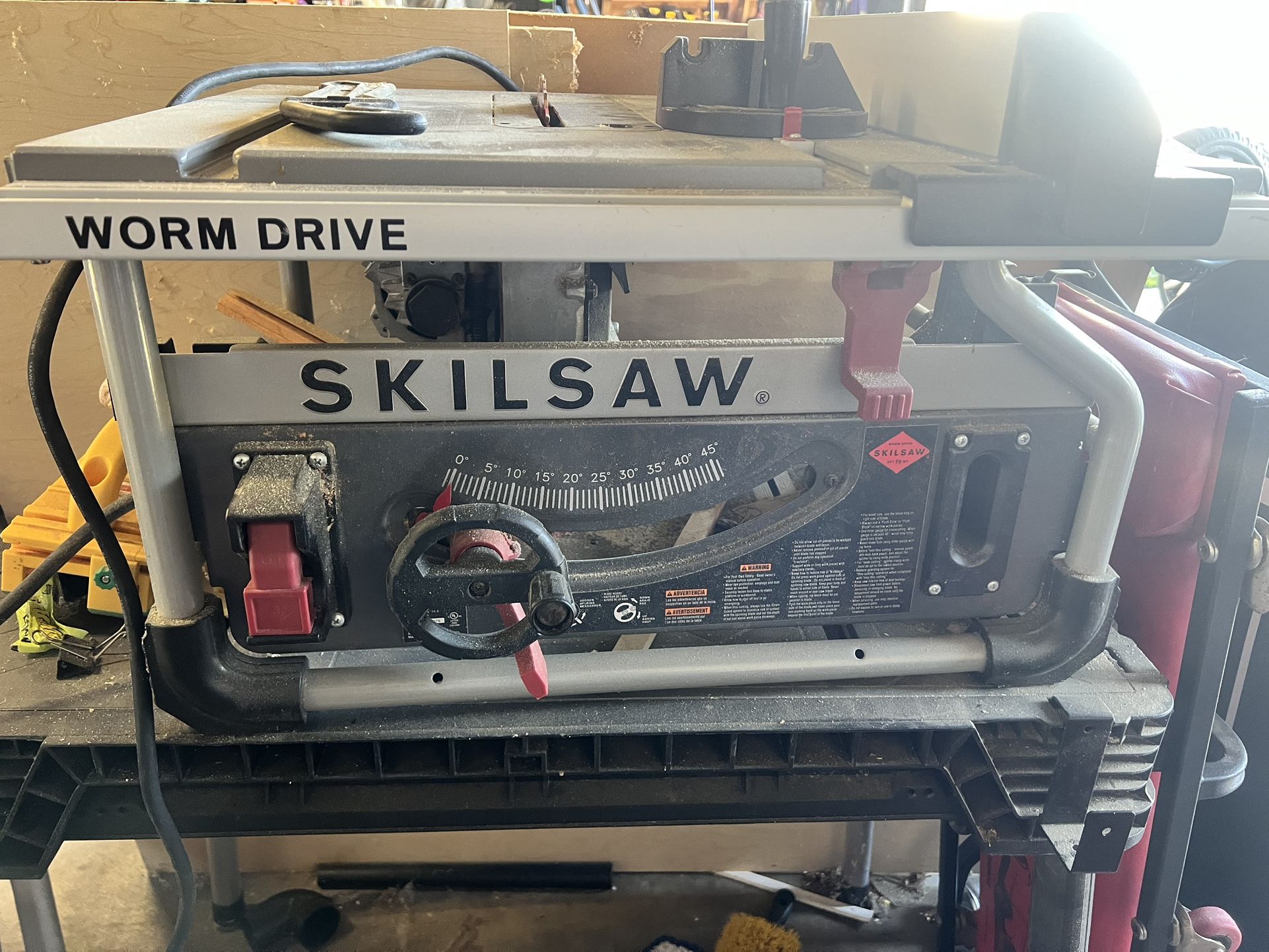 Skilsaw Table Saw