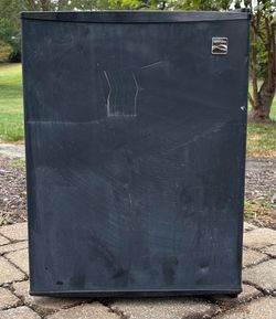 Kenmore Mini Fridge, Sold As-Is (No Power Cord, Untested)