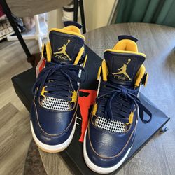 Dead Stock, Jordan Retro 4  Dunk From Above Size 8.5 Firm On Price  