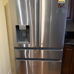 Refrigerator 