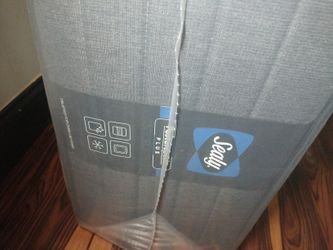 Sealy Posturepedic  Firm Queen 