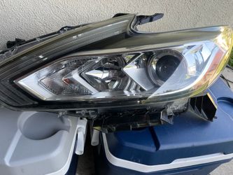 Headlight Nissan Altima left 2016 al2018