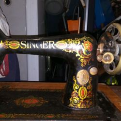 Singer  Sewing Machine 