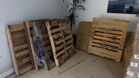 Used Wooden Pallets