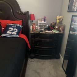 Cal King Bed Set
