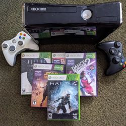 Microsoft XBox 360 S With Games Controllers