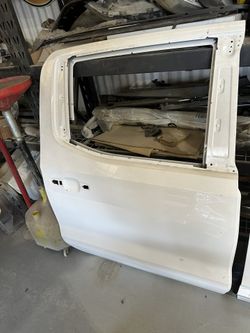 19-24 Chevy 1500 Rt Rear Door.