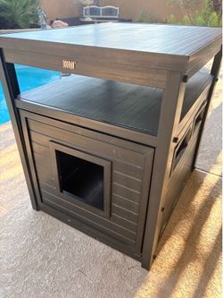 Cat litter box enclosure