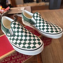 ♥️♥️Brand New CLASSIC SLIP - ON CHECKERBOARD VANS Tennis Shoes 7 Men’s - 8 1/2 Women’s ♥️♥️