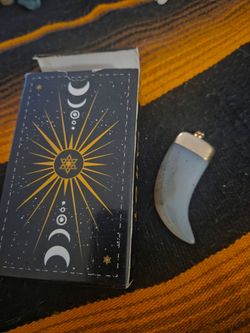 Agate carved tusk