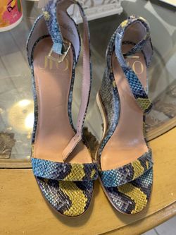 New Jennifer Lopez heels