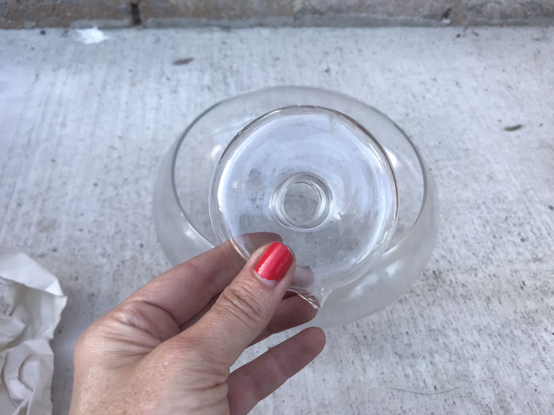 Glass bowl for floating flowers