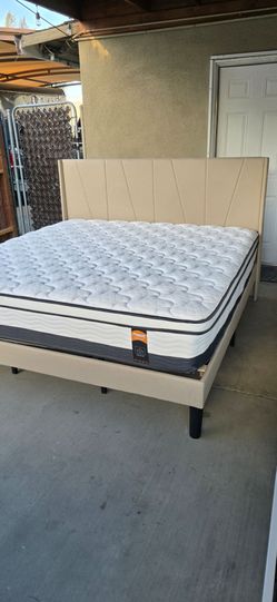 King size bed