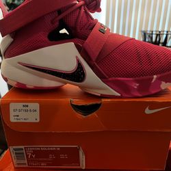 Nike Breast Cancer Awareness 