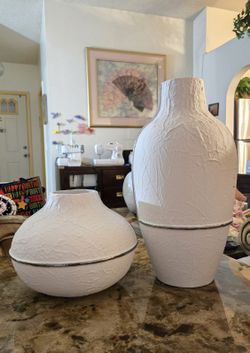 2 Decorative Porcelain Vases From Global Views 