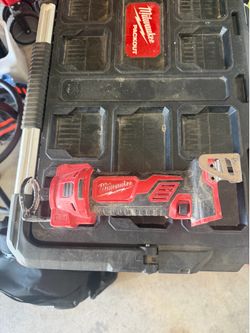 Milwaukee M18 cut out tool