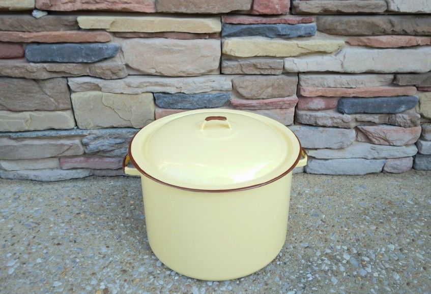 Vintage Yellow/Brown Enameled Pot/Lid 