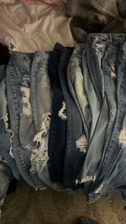 16 pairs of skinny jeans