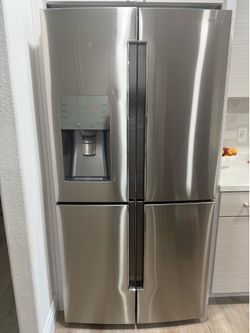 Samsung RF23J9011SR/AA – 23 cu. ft. 4-Door Flex Counter-Depth Refrigerator