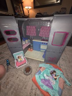 Girls doll camper