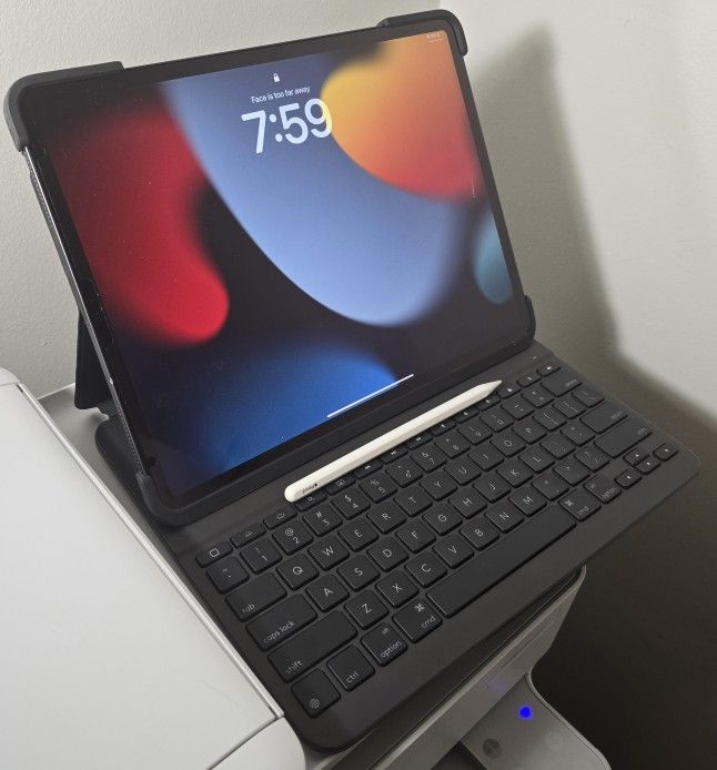 12.9 Inch Ipad Pro - 3rd Gen - 512gb - Accessories Included
