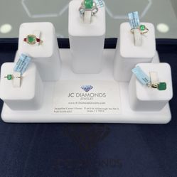 Ring Gold And Esmerald 