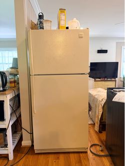 Whirlpool Refrigerator model ET18GK