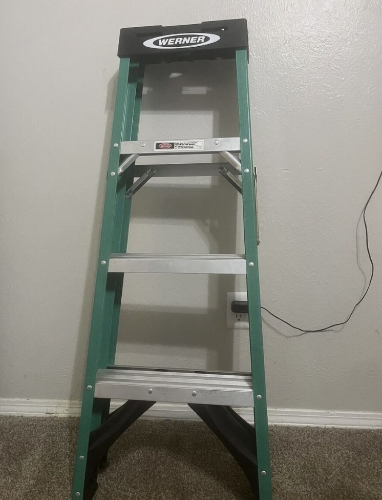 Werner 4ft Fiberglass Ladder