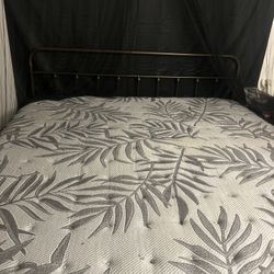 King Mattress And Bed Frame Amazing Condition 