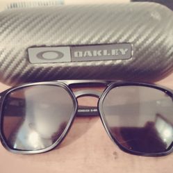 Oakley "Latch Beta"