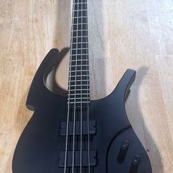 Parker Hornet Bass • EMG Pickups • Lightweight Design • Excellent Condition + Gig Bag