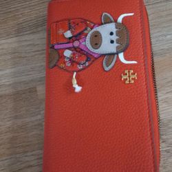 Tory Burch Wallet. 