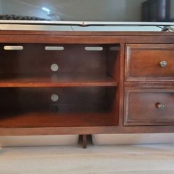 TV Media Stand Table (Excellent Condition)