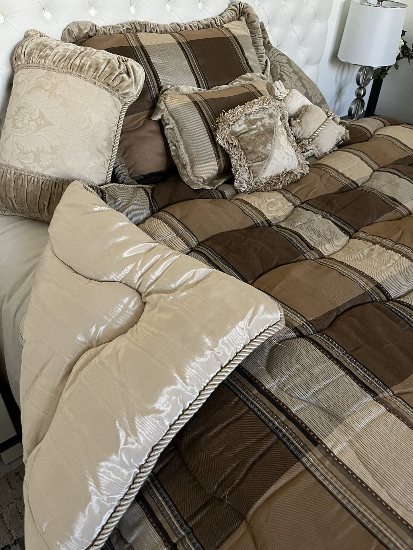 Designer Queen Comforter Set