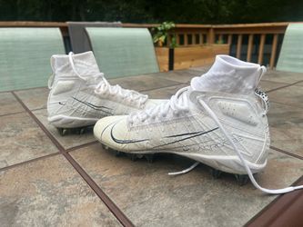 Lacrosse cleats