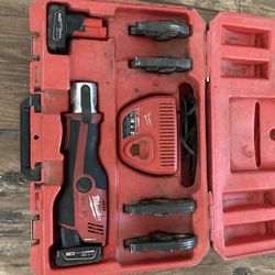 Milwaukee M12 Force Logic Press Tool