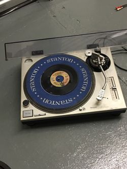 TECHNICS SL 1200mk2 DIRECT DRIVE TURNTABLE