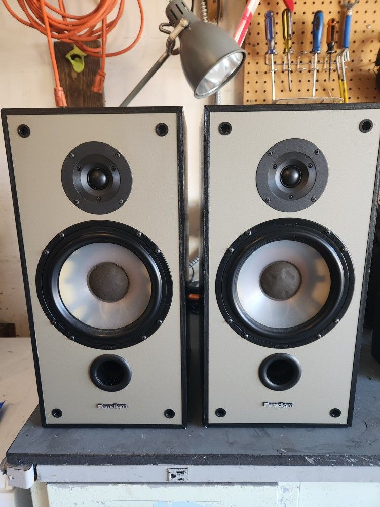 Paradigm Model 5se Speakers